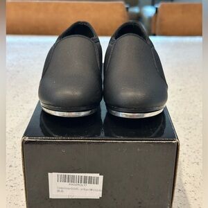Black unisex tap shoes for kids size 10C